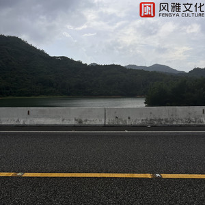 紫悦被弄到高潮喷水
